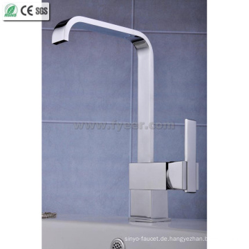 Fashion Design Oblate Spout Küchenspüle Wasser Mixer Wasserhahn (QH0718)